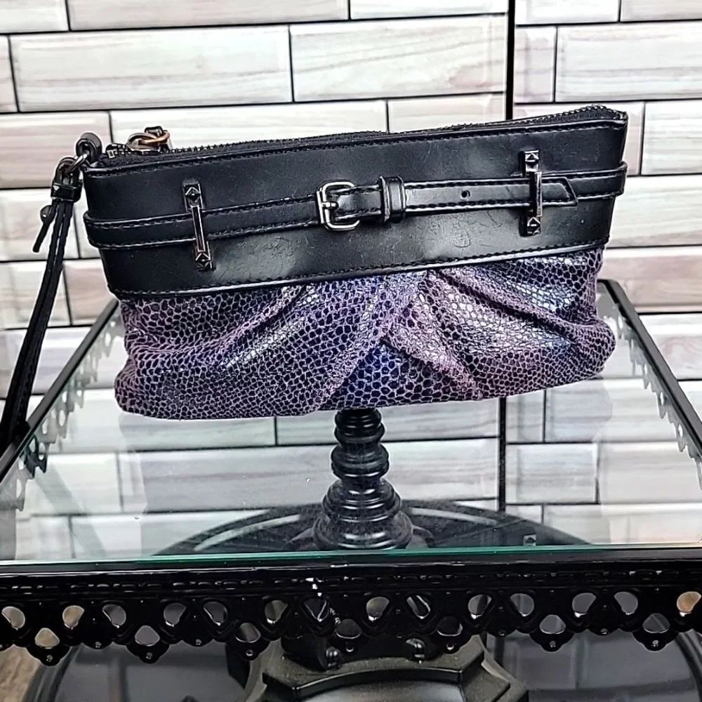 Simply Vera Vera Wang Snakeskin tucker wristlet